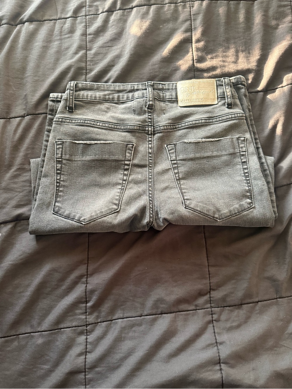 Women’s Gray Distressed Regular Jeans - Stretch Fit - Picture 4 of 7